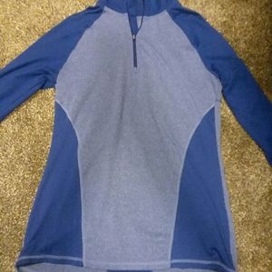 Long sleeve athletic shirt